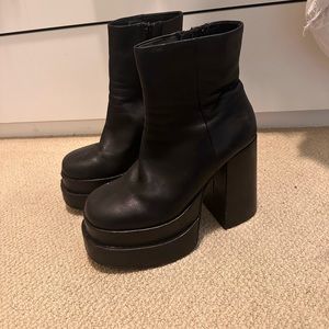 Steve Madden platform boots